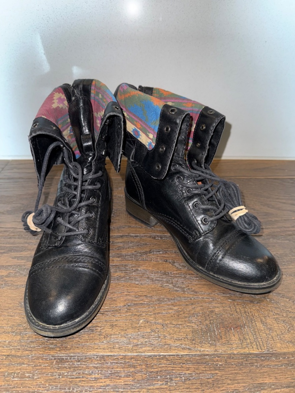 Steve Madden Black Leather Foldover Lace-Up Ankle Boots Southwestern Size 6